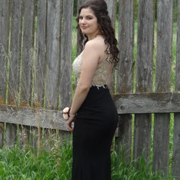 Graduation Gown - Picture 9 of 9